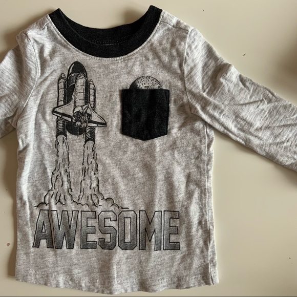 B U N D L E 3 Long Sleeve Tees 🚀 - Picture 3 of 5